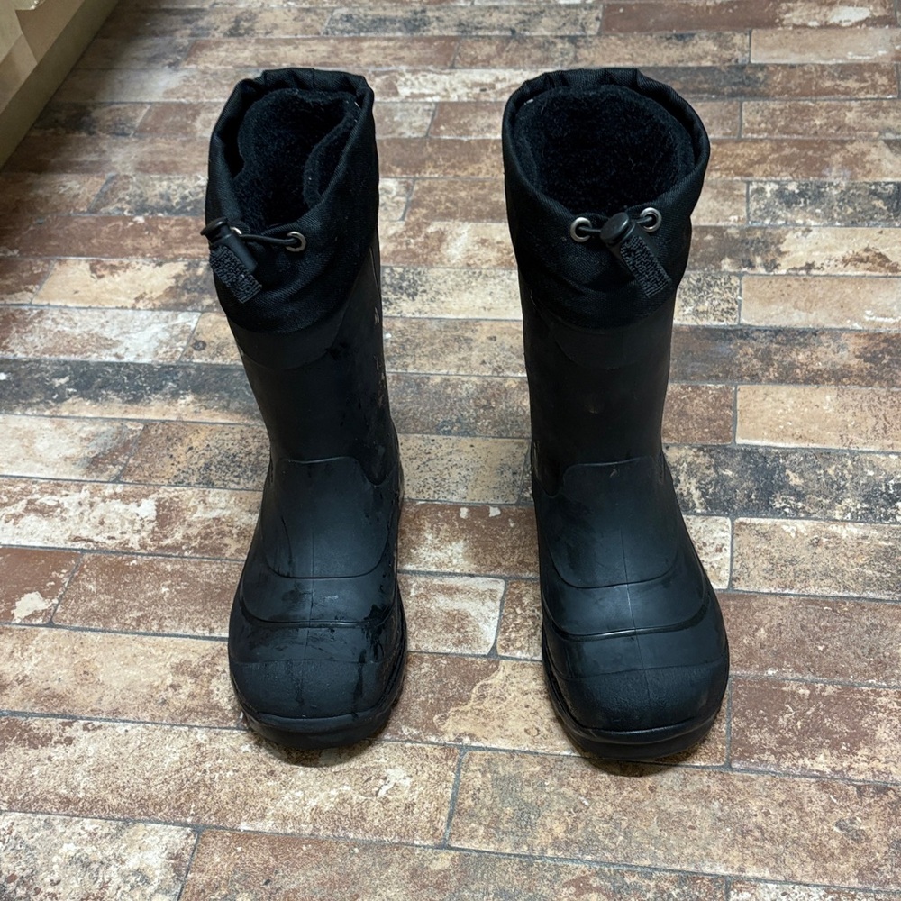 Kids Kamik Snobuster Lined waterproof winter boots size 2
